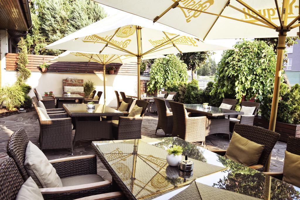 Topoľčany Barock Restaurant & Pension מראה חיצוני תמונה